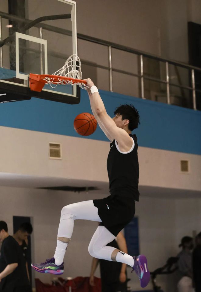 阿贝尔塞尔队备战下一轮比赛，全力以赴的简单介绍